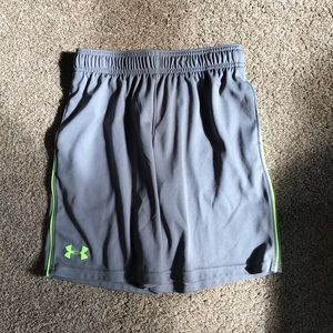 Boys Under Armour shorts Medium
